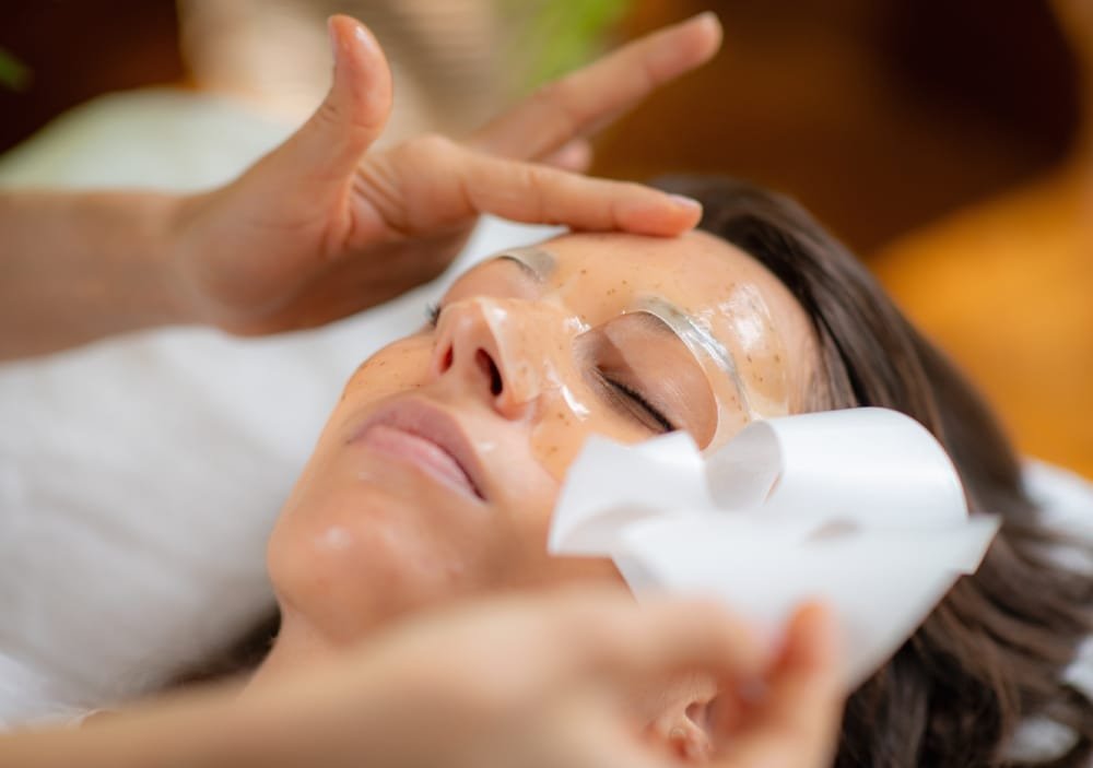 Why Choose Luxury Facials as Diwali Gifts