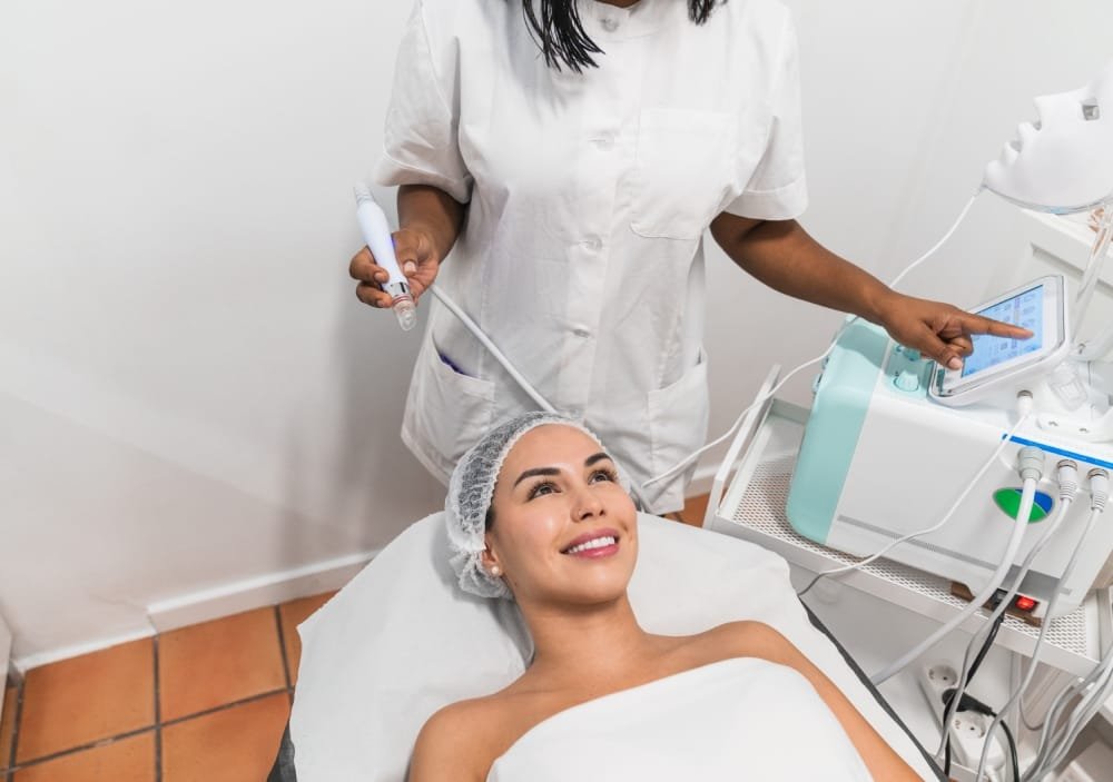Choosing the Best Facial in Delhi Choosing the Best Facial in Delhi