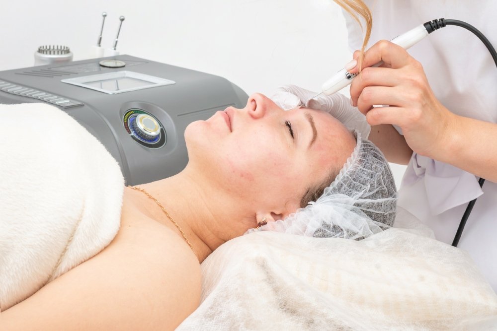 OxyGeneo Facial — Oxygen-Infused Radiance