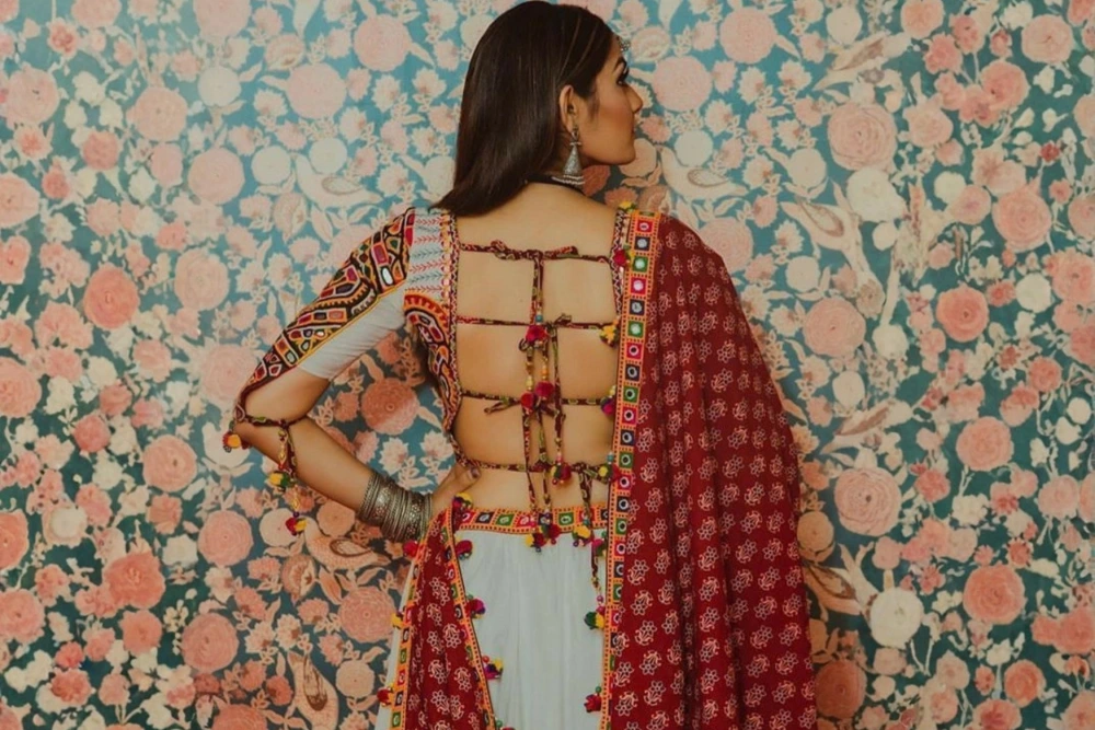 How Can You Get Your Back Ready for a Backless Chaniya Choli?